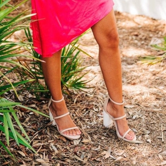 Heels - Picture 1 of 2